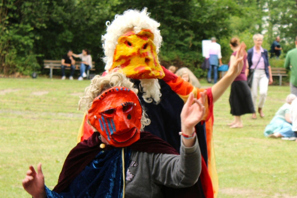 Walk n Roll vielfältiger Masken Walkact TPZ Hildesheim